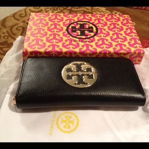 NWT Tory burch continental wallet