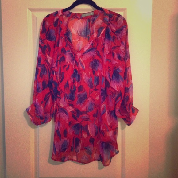 SOLD in bundle! Gorgeous spring blouse!