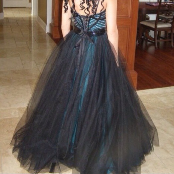 Prom dress. - Picture 2 of 2