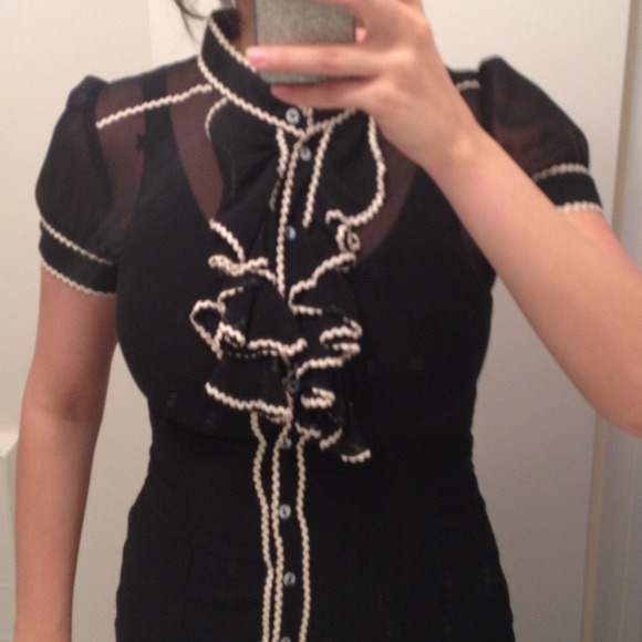 Black top - Picture 1 of 1