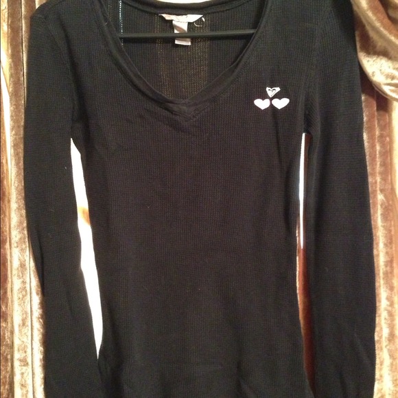 Long sleeve black roxy shirt.