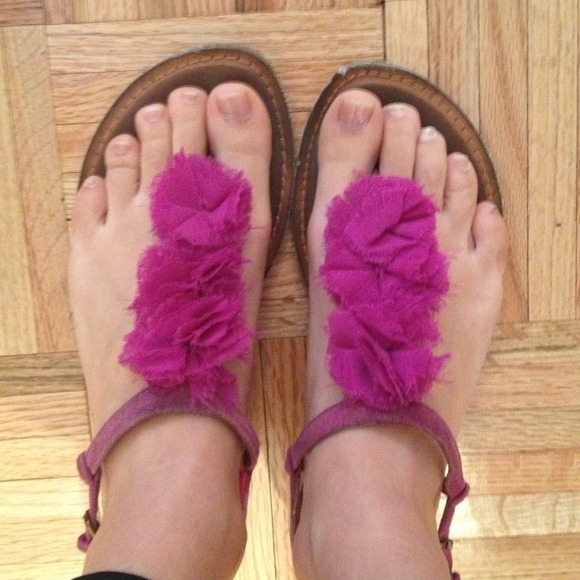 Magenta colored sandals - Picture 1 of 1
