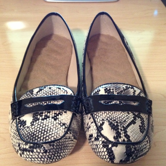 Snakeskin Leather flats