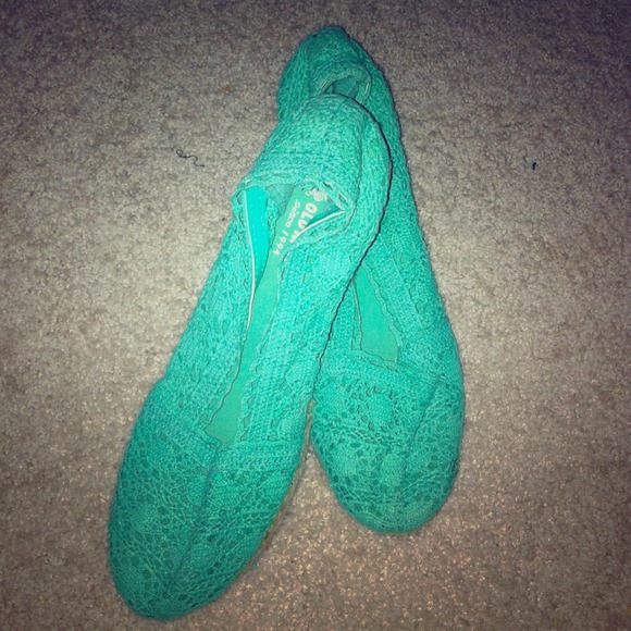 Old Navy Emerald Lace Wedges