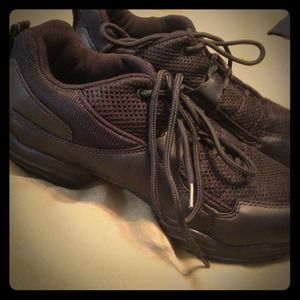 🚫sold🚫🔷Capezio Dance Shoes - fit like 8.5