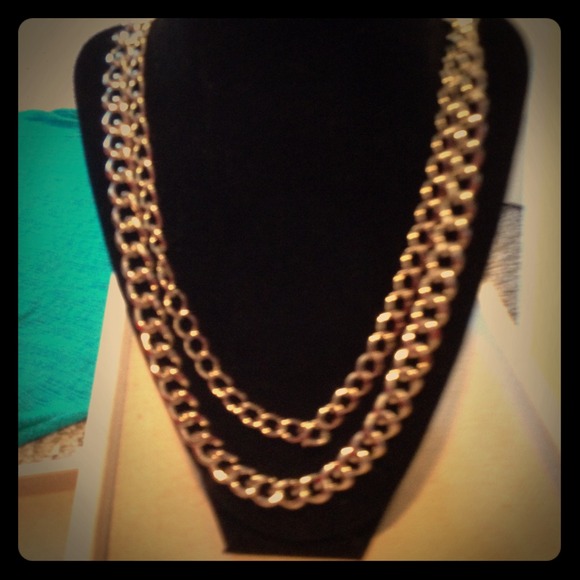 S&D necklace detaches as bracelet n necklace too