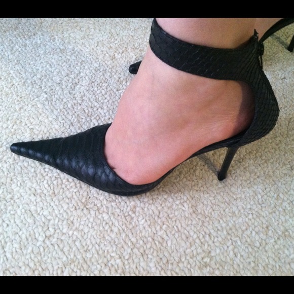 snake like sexy high heels!! 👠💘 - Picture 2 of 3