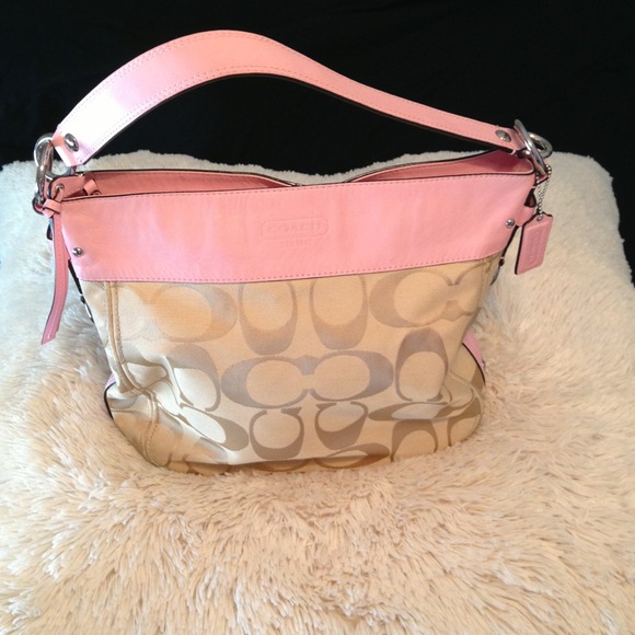 🎀🎀SOLD🎀🎀Coach Medium Size BagAuthentic Leather