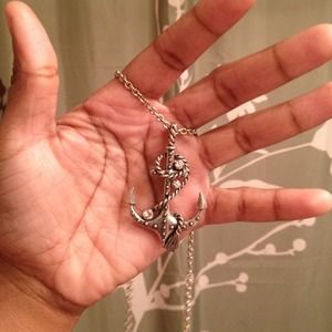 ✋SOLD✋Anchor necklace