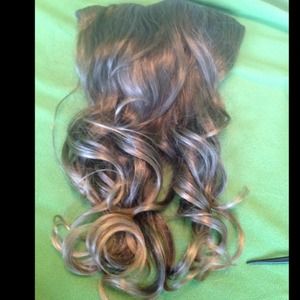 Jessica Simpson hair extensions