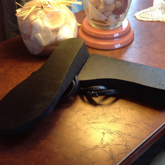 🏁Jeweled wedge flip-flops; black, size 8 - Picture 2 of 2