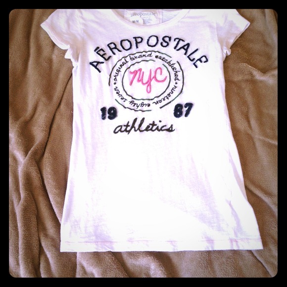 Cute comfy Aeropostale tshirt