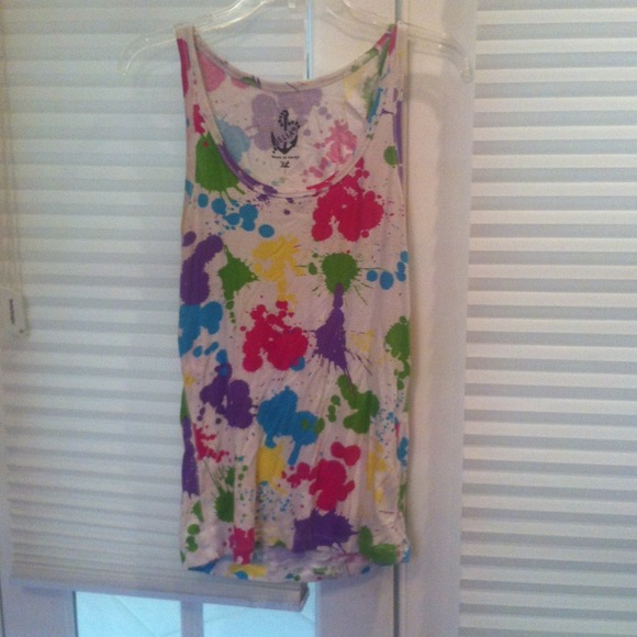 🔴Bundled🔴 Paint splattered Delia's wife beater!