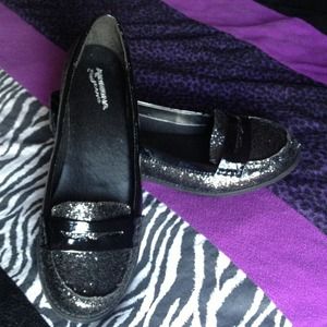 NWOT Black sparkle loafer flats