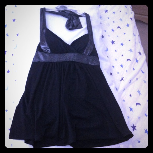 Black halter top (brand new, never worn)