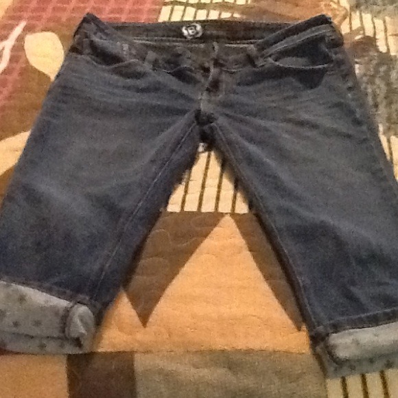 Capris - Picture 3 of 3