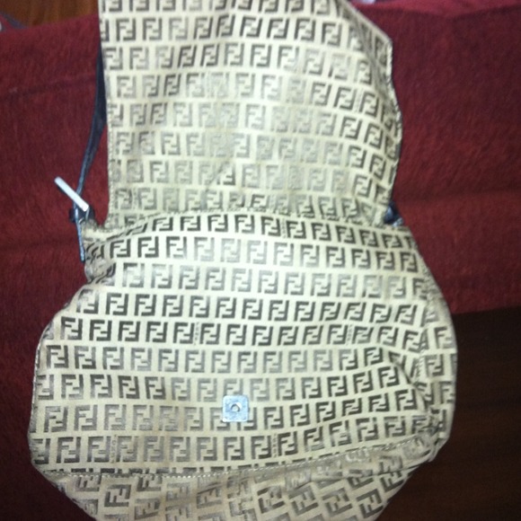 Fendi bag - Picture 3 of 4