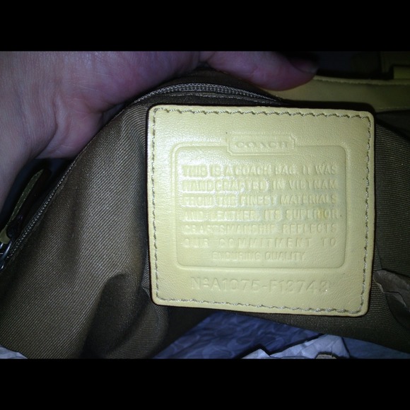 Authentic Coach bag - Picture 2 of 3