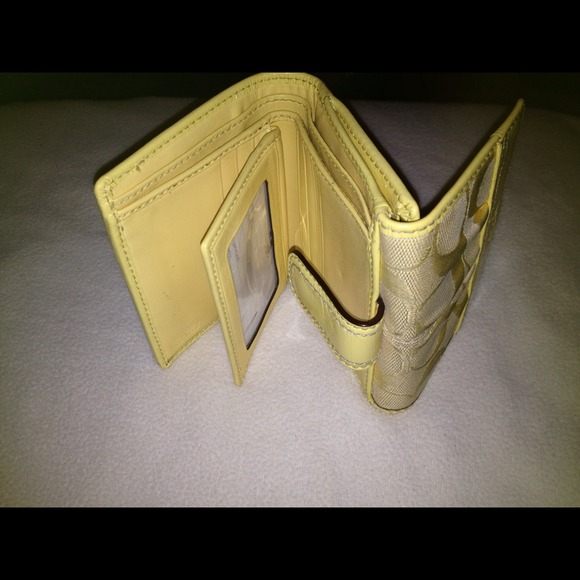 Authentic Coach bag - Picture 3 of 3