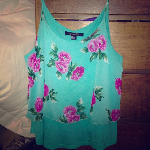 ❗❗SOLD❗❗ Floral Flowy Tank!