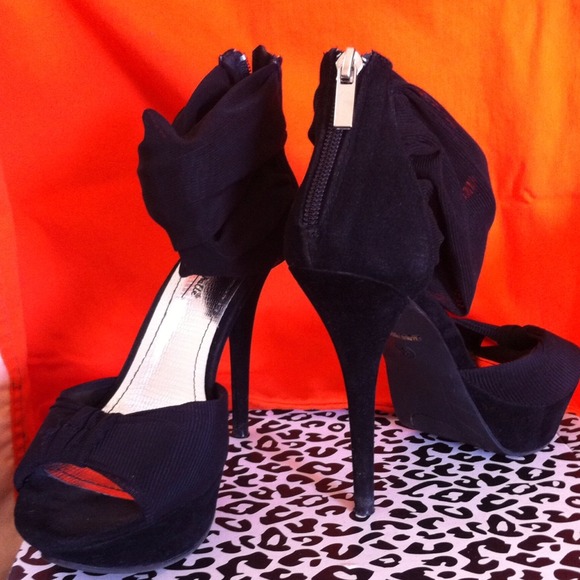 Black high hill shoes