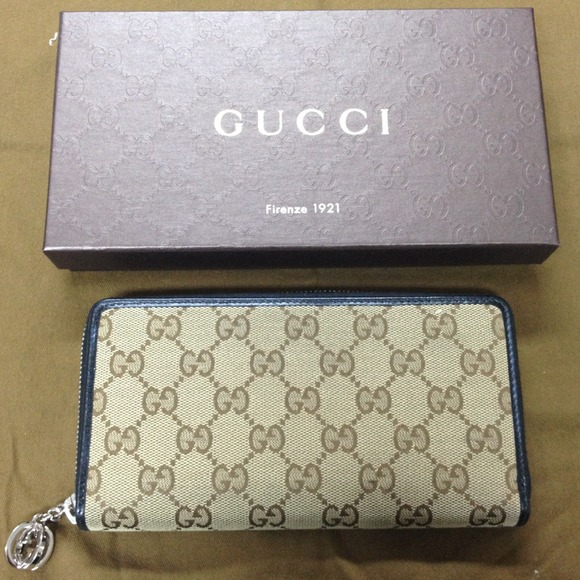 🚫SOLD 🚫Gucci Zip Wallet