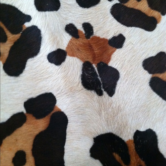 Brand new Authentic Brazillian dyed cow hide rug! - Picture 2 of 4