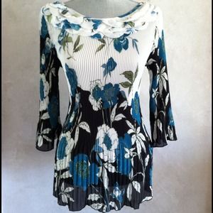 Sale$30!! New without tags Nicola blouse