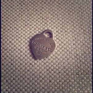 T&Co heart tag pendent.