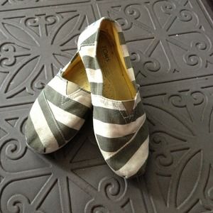 Sold Toms shoes