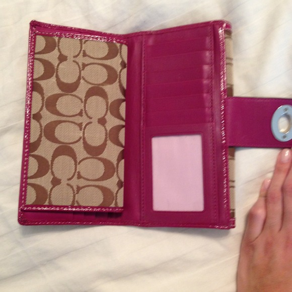 SOLD!Authentic Coach Wallet! - Picture 2 of 4