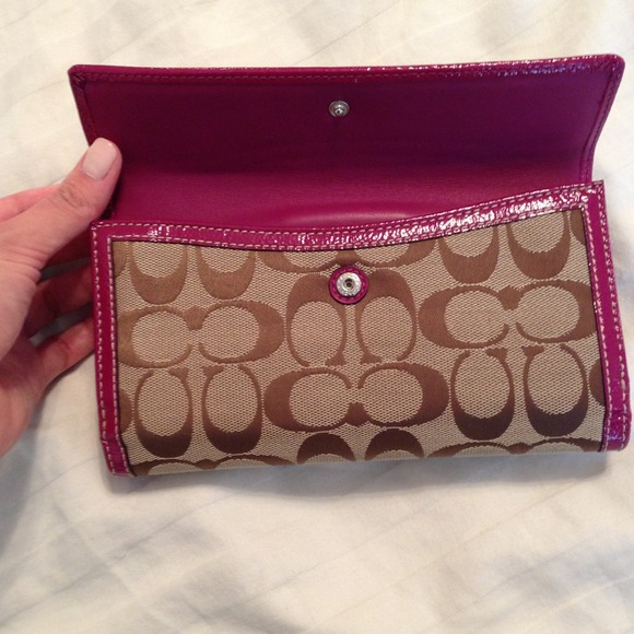 SOLD!Authentic Coach Wallet! - Picture 4 of 4