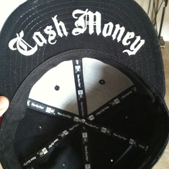 Snap Back Cap - Picture 2 of 3