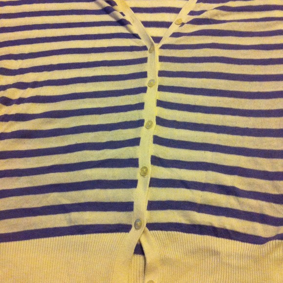 👚💟 LIGHT PURPLE & WHITE CARDIGAN 💟 - Picture 2 of 3