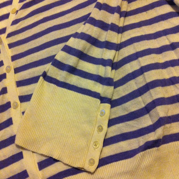 👚💟 LIGHT PURPLE & WHITE CARDIGAN 💟 - Picture 3 of 3