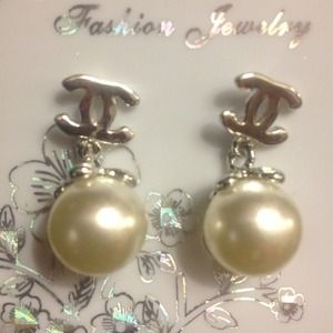 Chanel pearl earrings