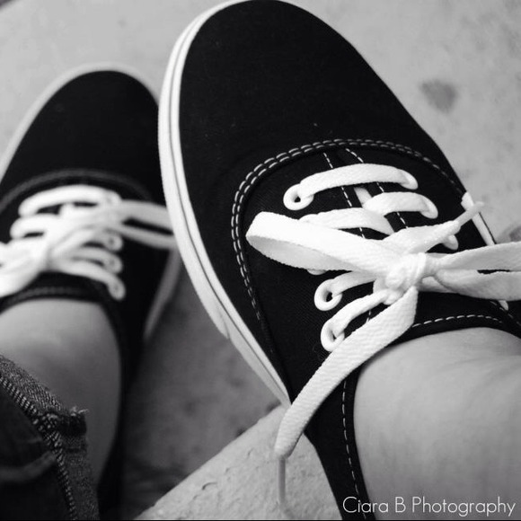 Vans LoPros black canvas white trim