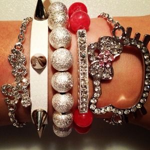 Arm candy set hello kitty