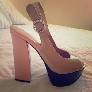 Trendy Strap Back Heels