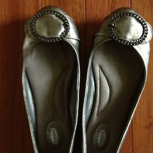 Dr Scholls pewter 8.5 flats. Worn very little.