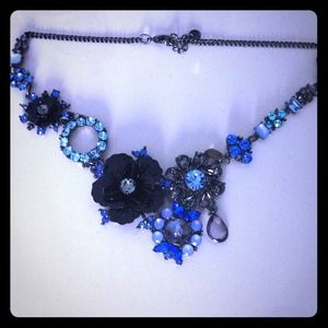 Ann Taylor loft necklace