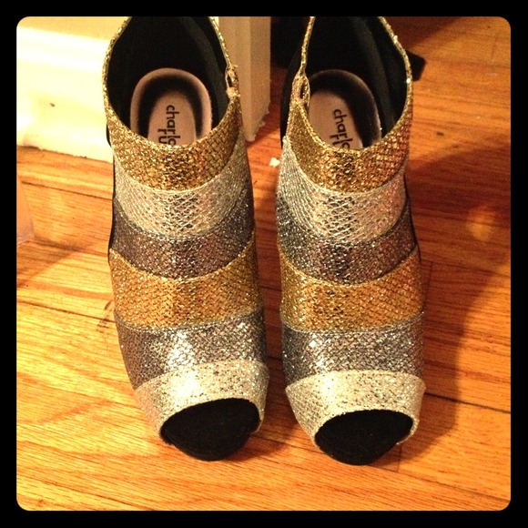 Size 8 never worn! Super cute! - Picture 1 of 2
