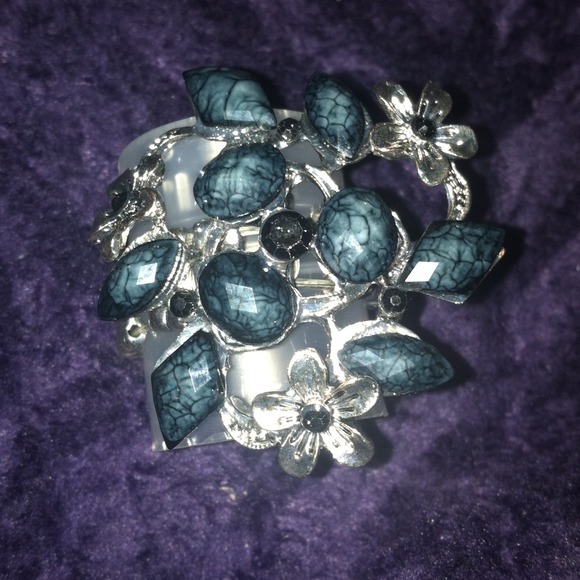 Statement piece ring one size fits all stretchy - Picture 1 of 4