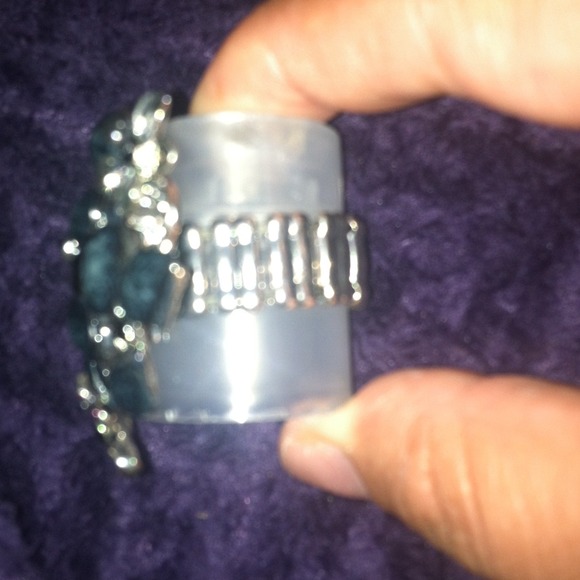 Statement piece ring one size fits all stretchy - Picture 2 of 4