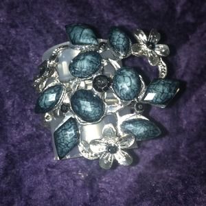 Statement piece ring one size fits all stretchy
