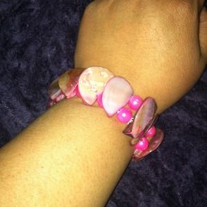 Shell and bead bracelet
