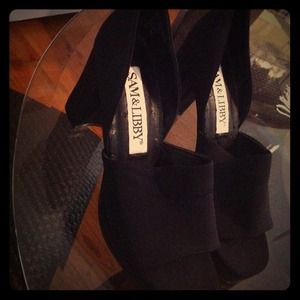 Black open toe pumps