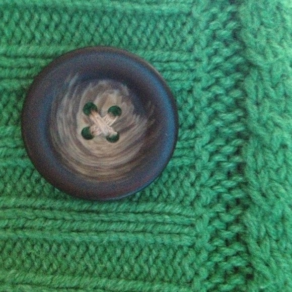 Hooded Green Cable-Knit Sweater With Button V-Neck - Picture 2 of 4