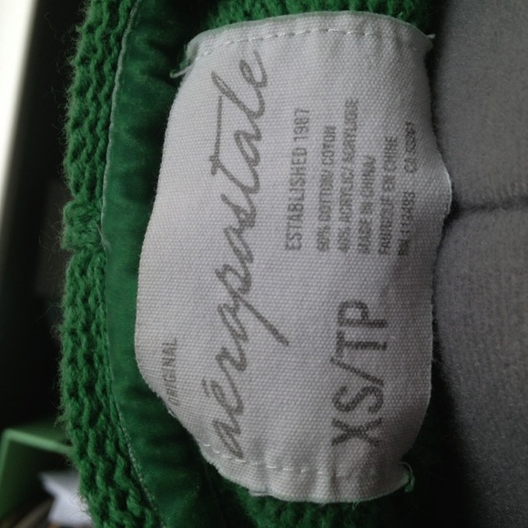 Hooded Green Cable-Knit Sweater With Button V-Neck - Picture 3 of 4