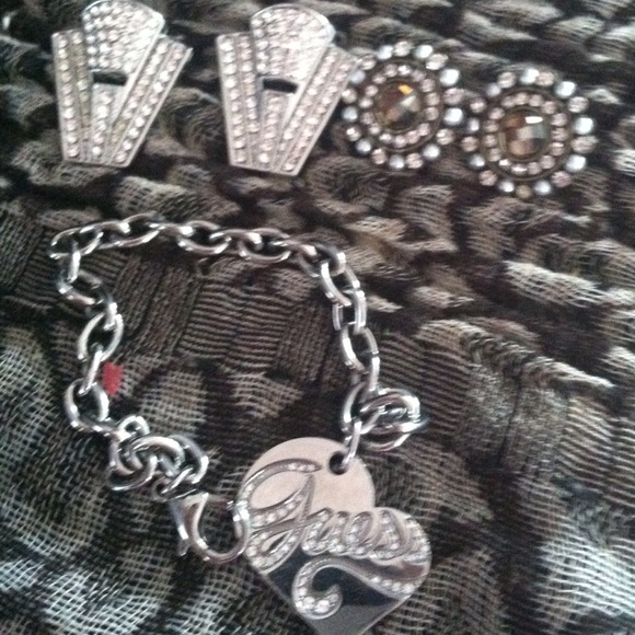 2 earrings 1 Guess bracelet